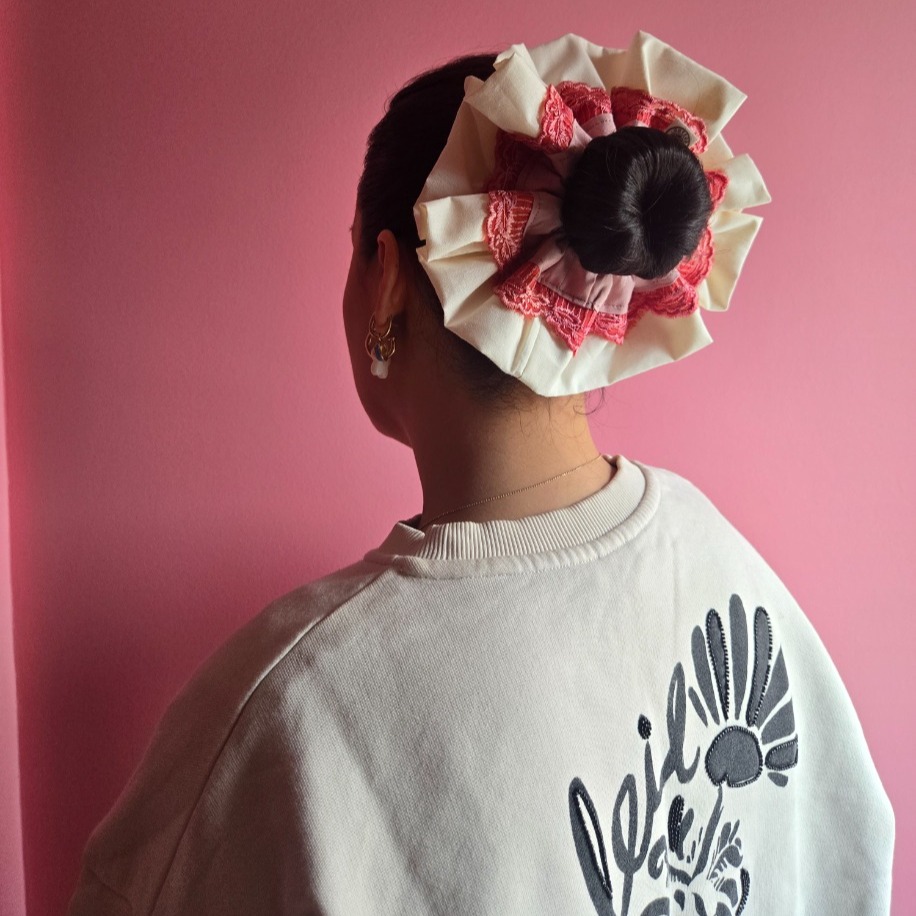 El Yapımı Scrunchie & Toka – Rosyruffle Scrunchie (Lace) - El yapımı tasarım aksesuar ve lüks hediye alternatifi 1 | Rosano Studio