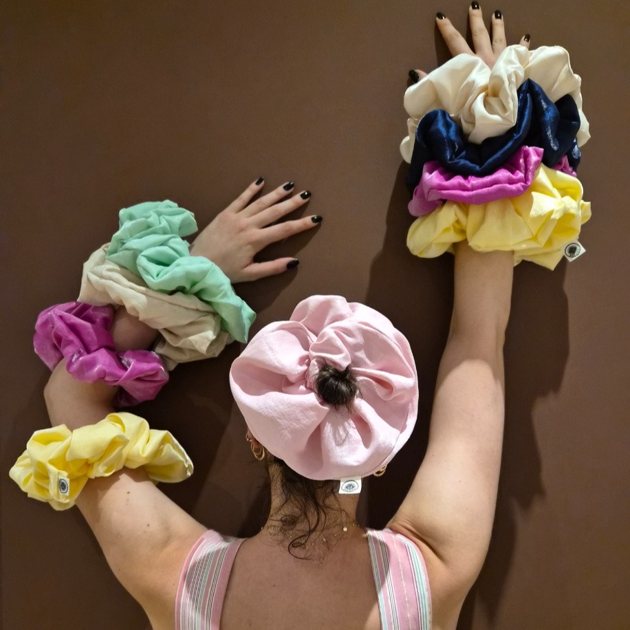 El Yapımı Scrunchie & Toka – Jumbo Scrunchie (Colourful) - El yapımı tasarım aksesuar ve lüks hediye alternatifi 1 | Rosano Studio